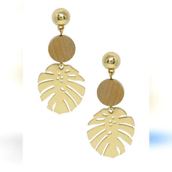 ettika Jewelry - ETK Gold and Wood Monstera Earrings